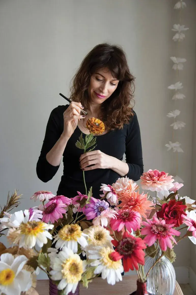 Luciana Lubreto, artista de las flores.