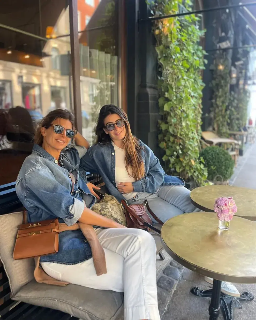 Juliana Awada y su hija Valentina compartiendo look.