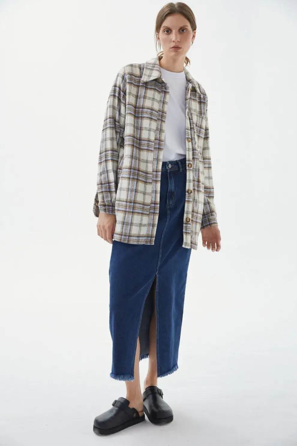 Otra opción de camisaco, con tonos dan geniales con denim. La conseguís en @estanciaschiripa
