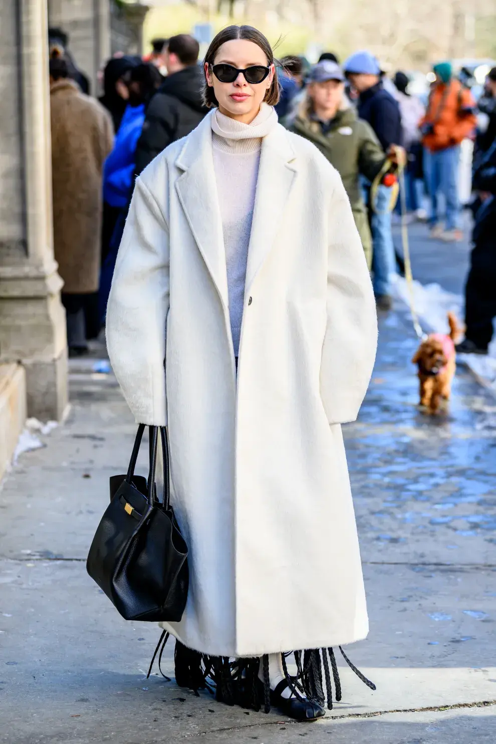 Maxi tapado blanco y polera en mismo tono.