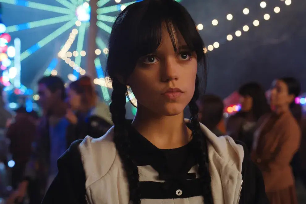 La primera temporada de Merlina está disponible en Netflix.