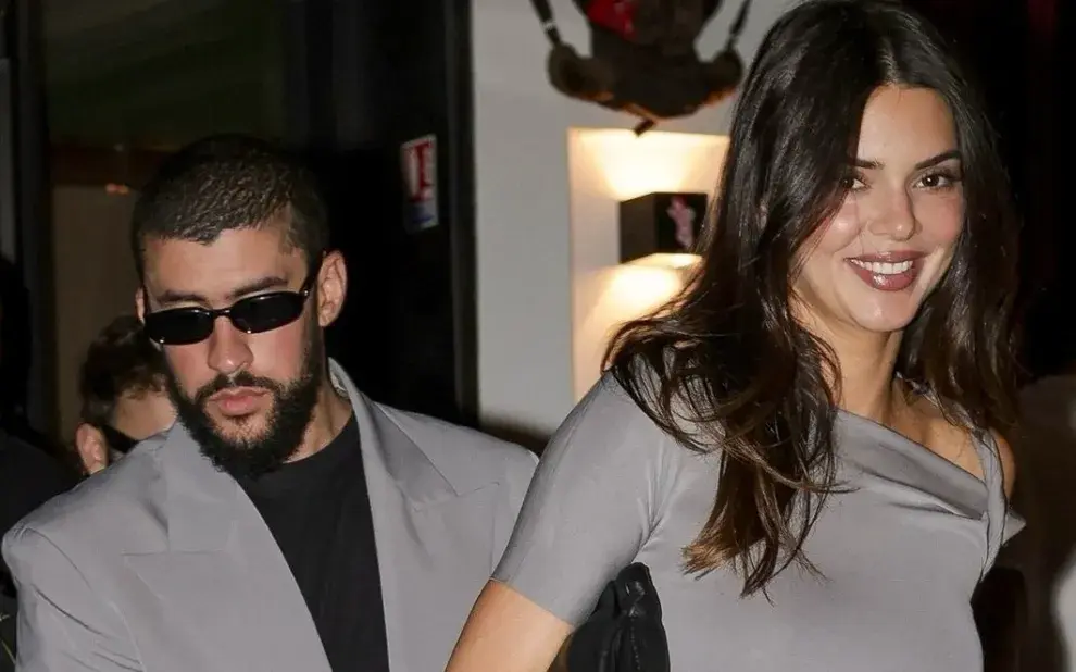 Los looks combinados de Kendall Jenner y Bad Bunny en París.