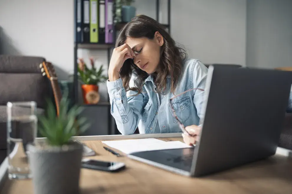 Dencansá antes de renunciar: claves para evitar el burnout.