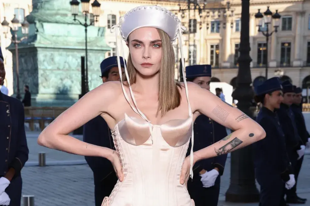 Cara Delevingne fue una de las estrellas de Vogue World en París.