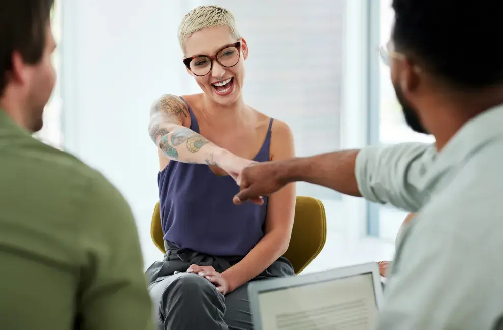 Mes del Orgullo: diversidad en la oficina.