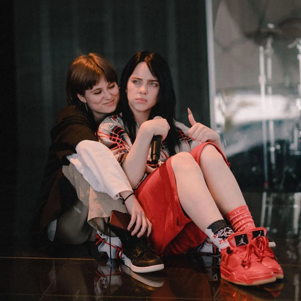 Billie Eilish junto a Zoe Donahoe, su mejor amiga de la infancia.