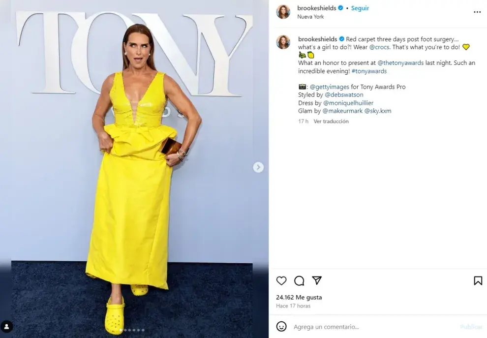 Por qué Brooke Shields fue a los Premios Tony en Crocs.