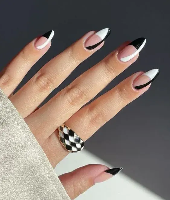 ¿Fan de los diseños abstractos y simples? Este nail art es perfecto para vos.