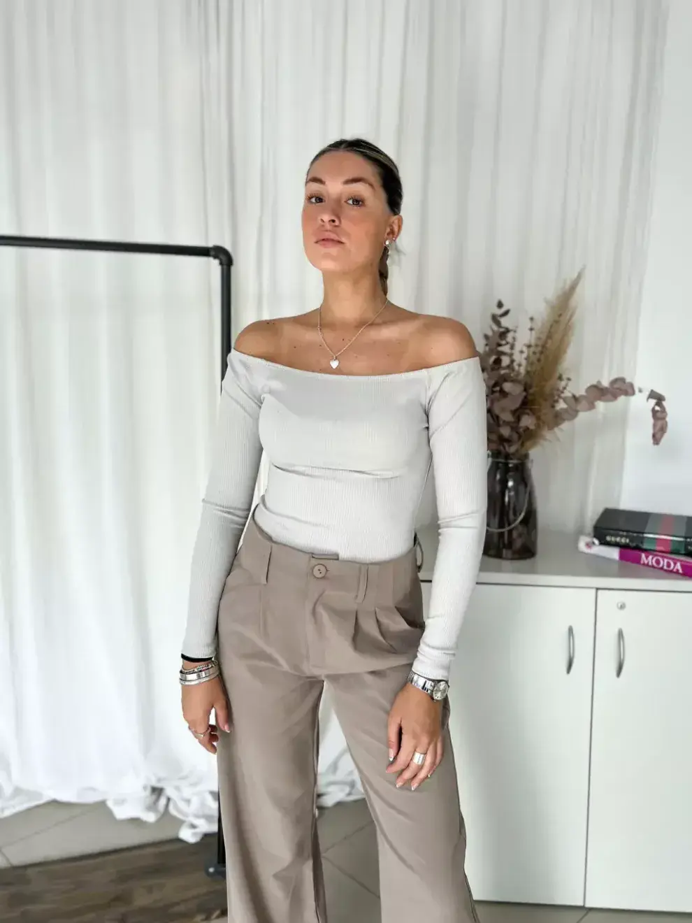 Un modelo off shoulder, otra de las tendencias preferidas de la temporada. @say.mood