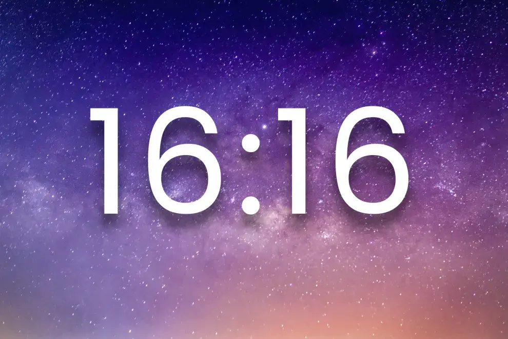 16:16: las horas espejo son mensajes que intentan enviarte como forma de aviso. 