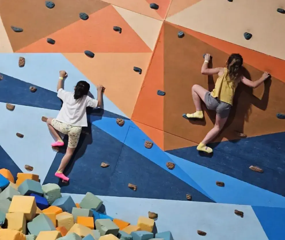 Gravity Park, uno de los lugares para saltar bajo techo con los chicos.