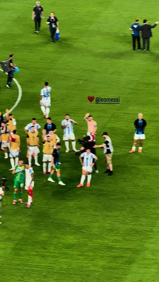 Imagen de Lionel Messi festejando el triunfo de la Seleccion Argentina.