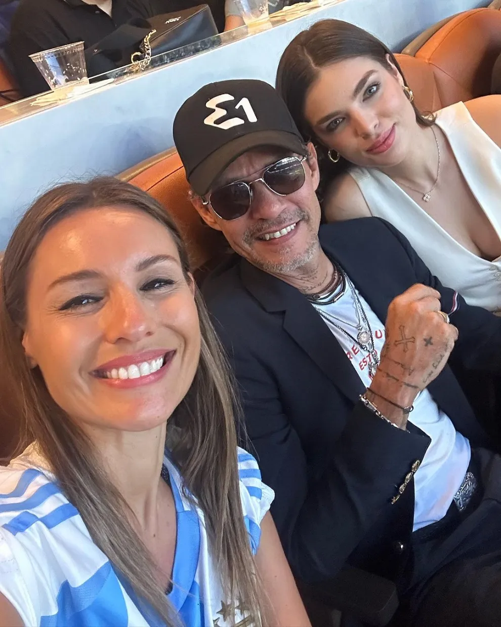 Pampita con el cantante Mark Anthony en la final de la Copa América 2024.