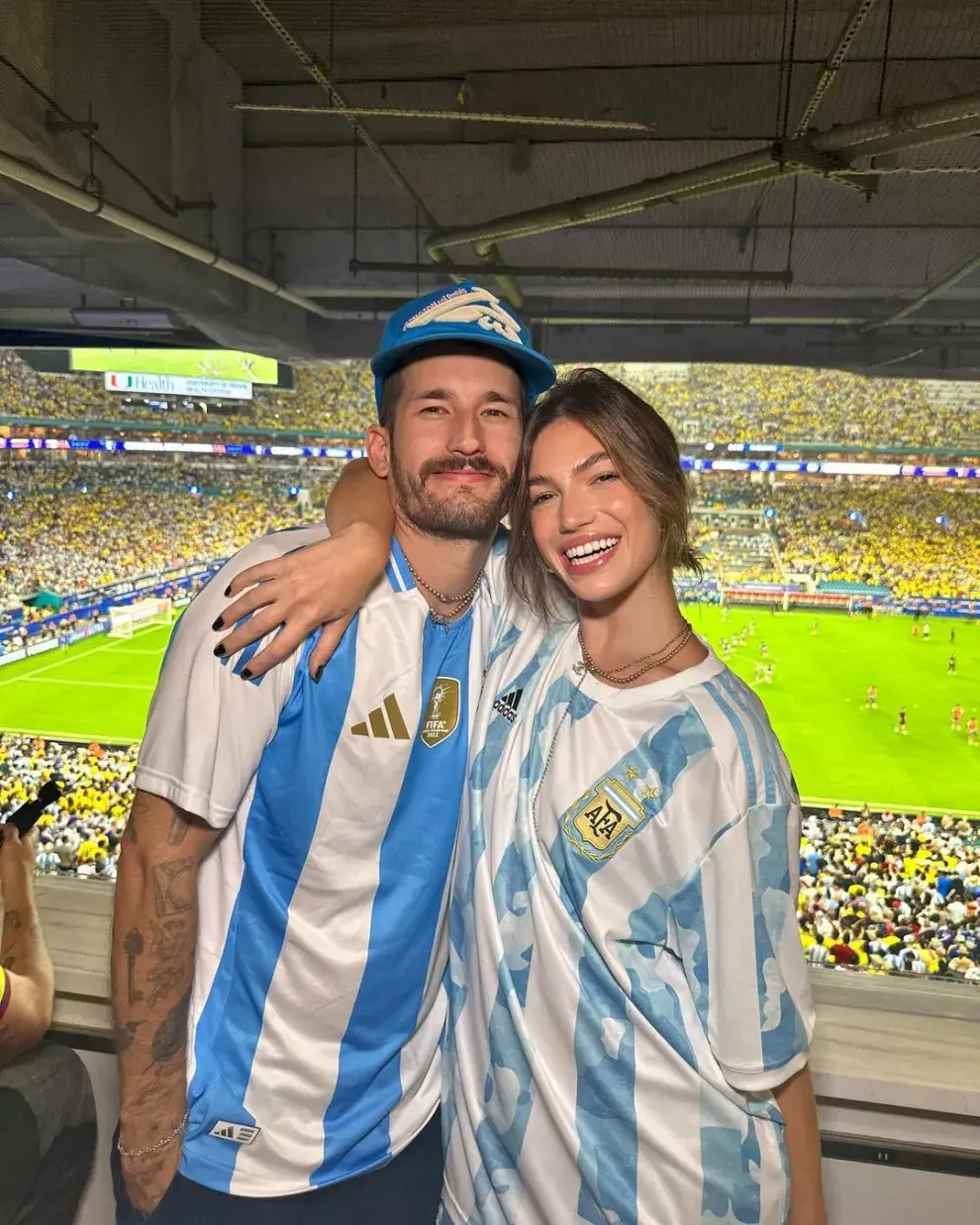 Ricky Montaner y Stefi Roitman en la final de la Copa América 2024.