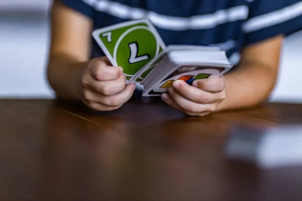 Los juegos de carta estimulan la concentración.