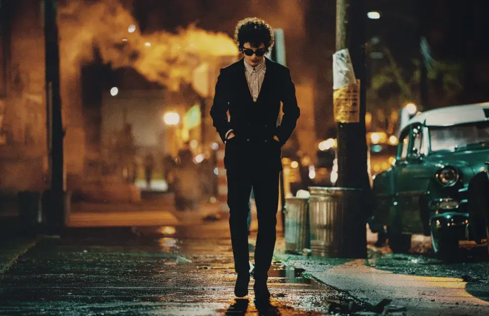 Timothée Chalamet como Bob Dylan en una imagen de A Complete Unknown.