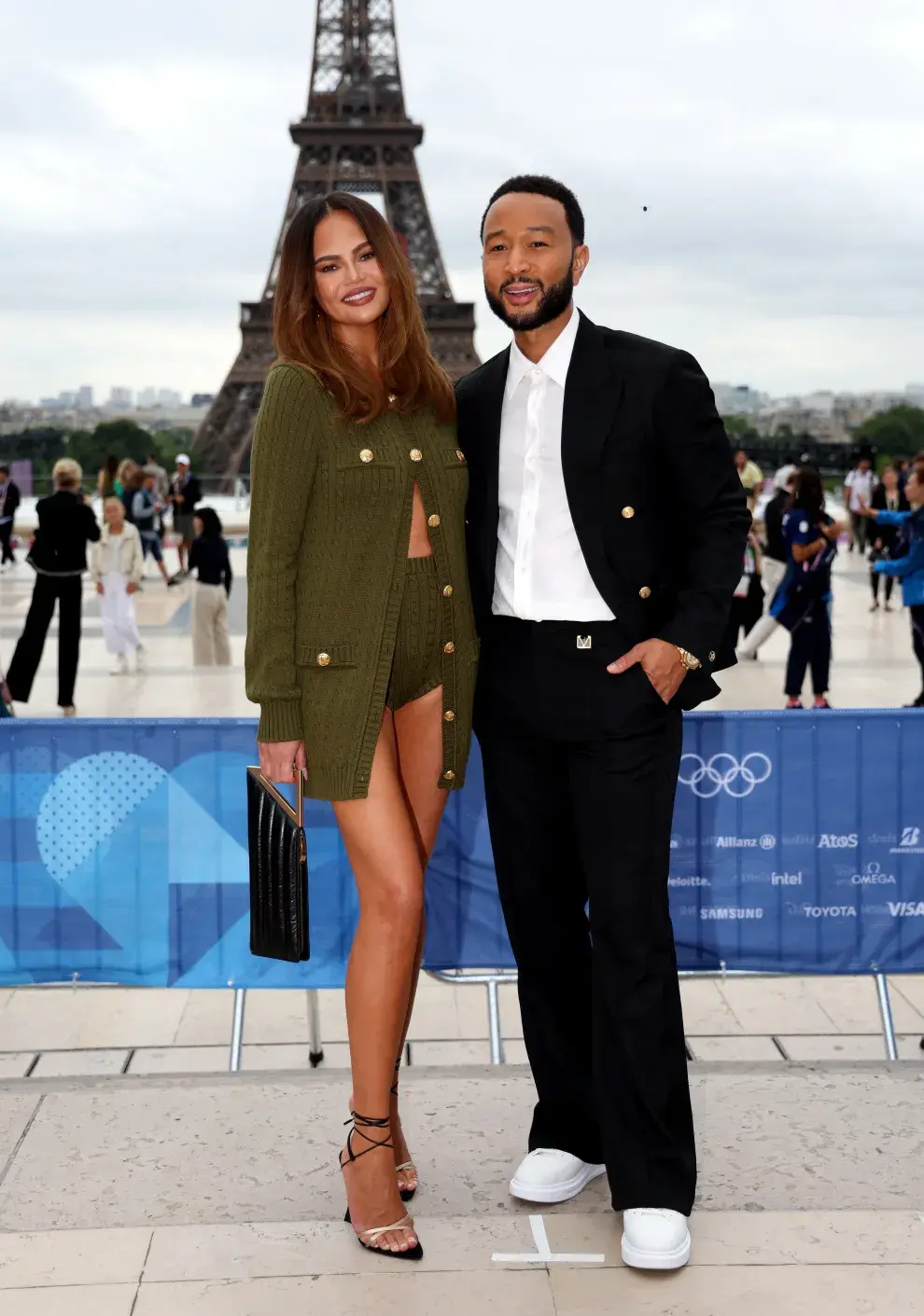 Chrissy Teigen y John Legend en la apertura de los Juegos Olímpicos de París 2024.