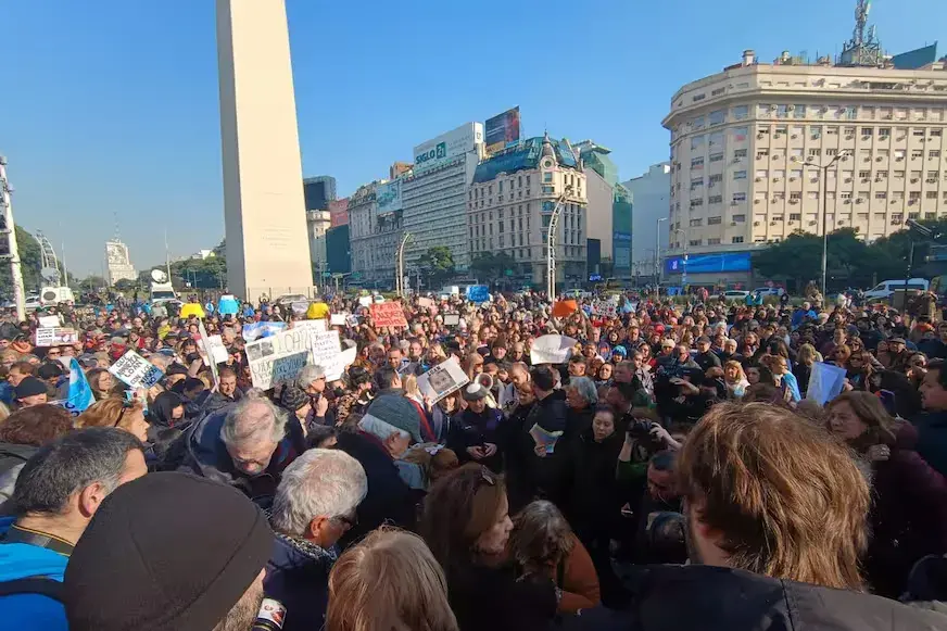 Masiva marcha por Loan en el Obelisco porteño, el jueves 11 de julio.