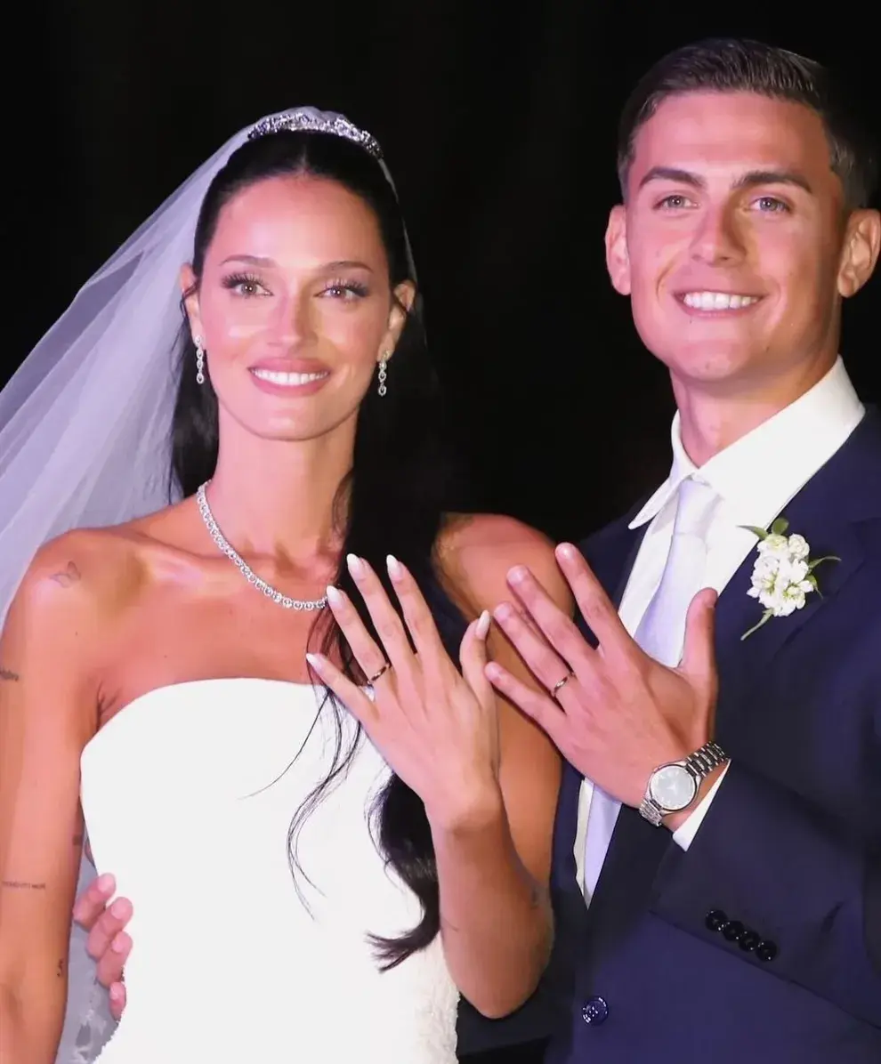 Oriana Sabatini y Paulo Dybala son marido y mujer.