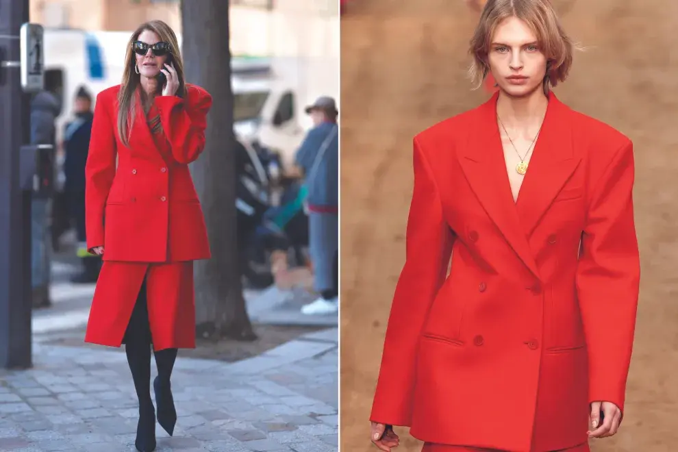 Mujeres vestidas con blazers color rojo.