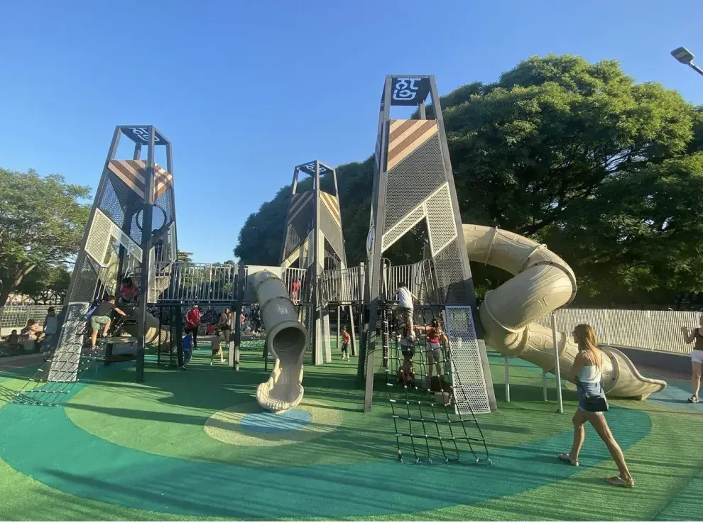 Plaza Rubén Darío, una de las plazas recomendadas de CABA.