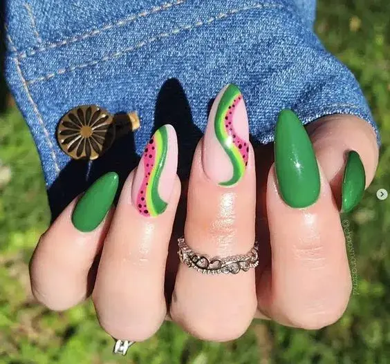 uñas con diseño de sandía