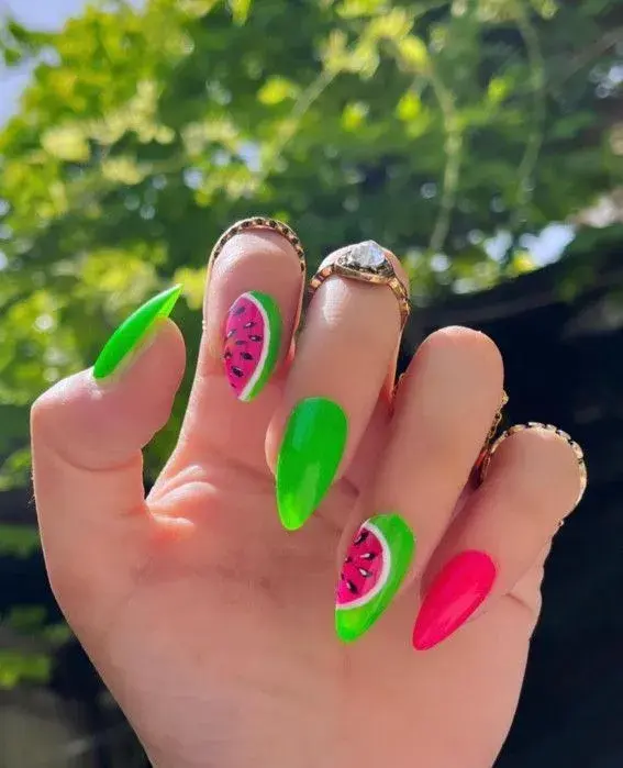 uñas con diseño de sandía