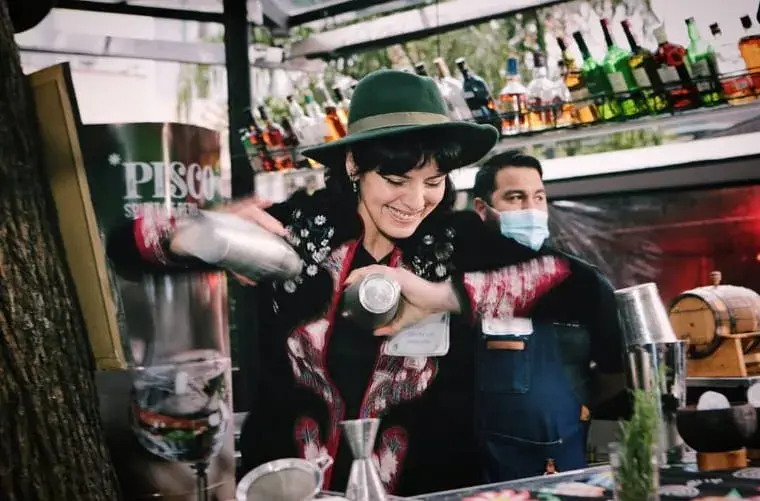 Brenda Asís, bartender en La Mar.