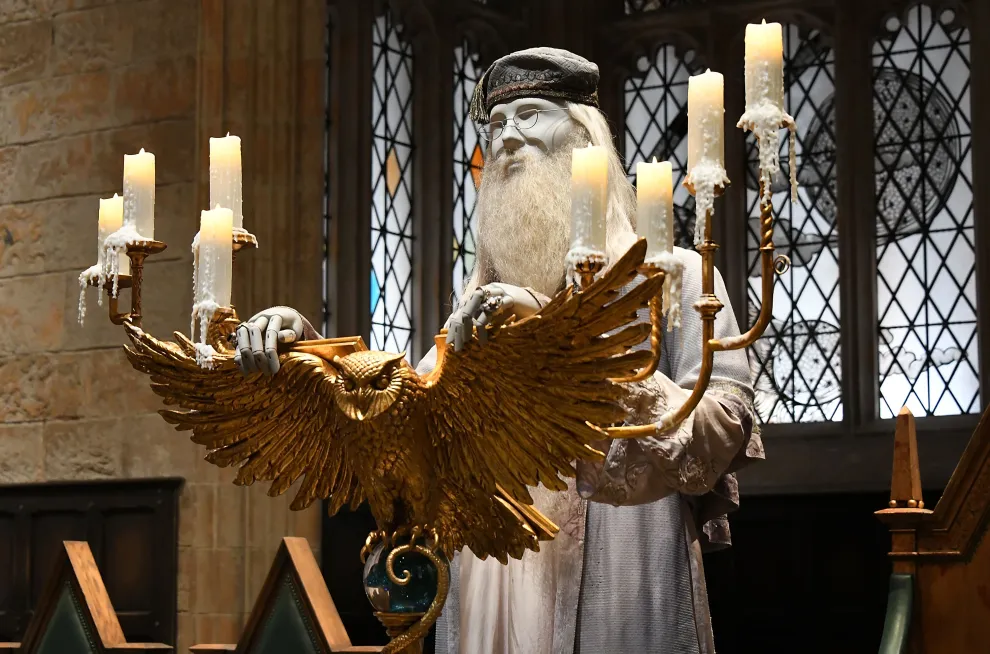 Foto de Albus Dumbledore, tal como lo vistió Michael Gambon en la exhibición Harry Potter y el cáliz de fuego.