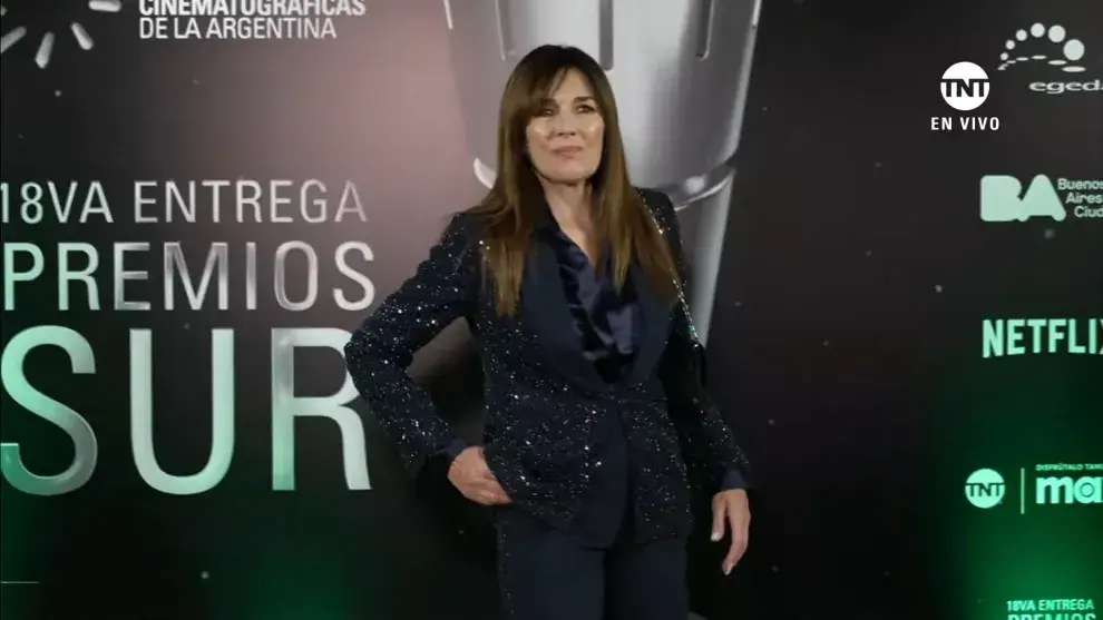 Andrea Frigerio en la alfombra roja de los Premios Sur 2024.