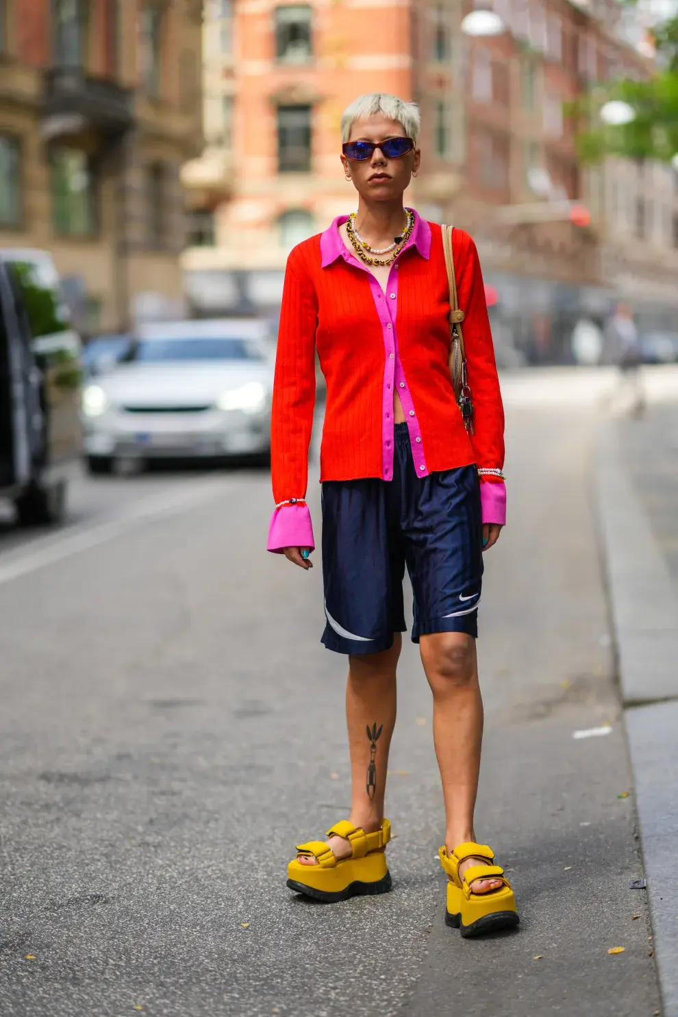 Mujer por las calles de  Copenhagen.