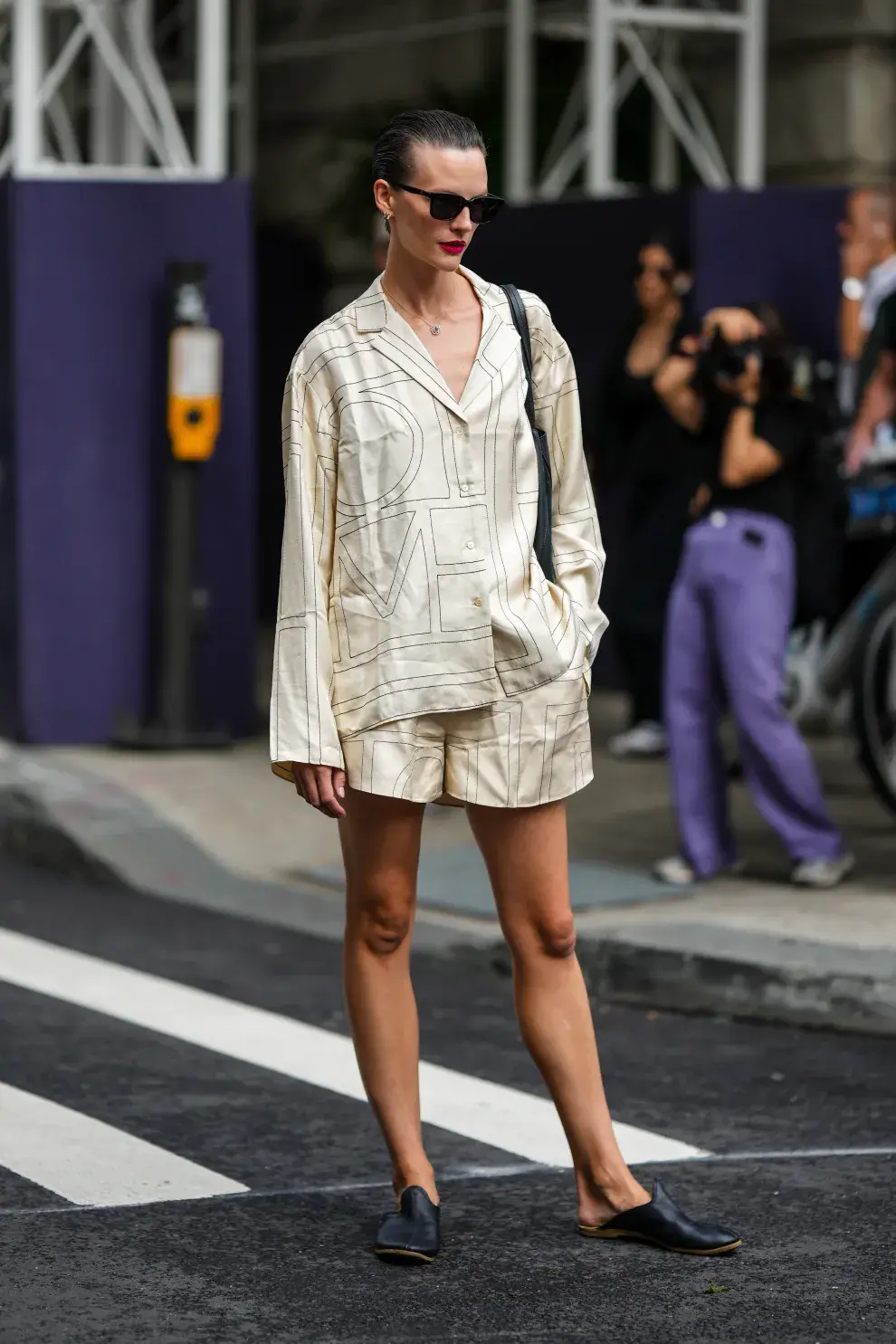 Mujer por las calles de Nueva York.