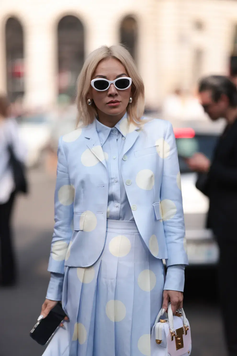 Mujer por las calles de Nueva York.