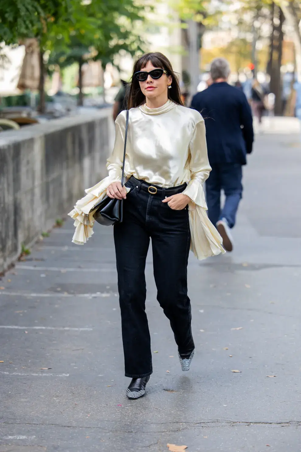 Mujer caminando por las calles de Nueva York. 