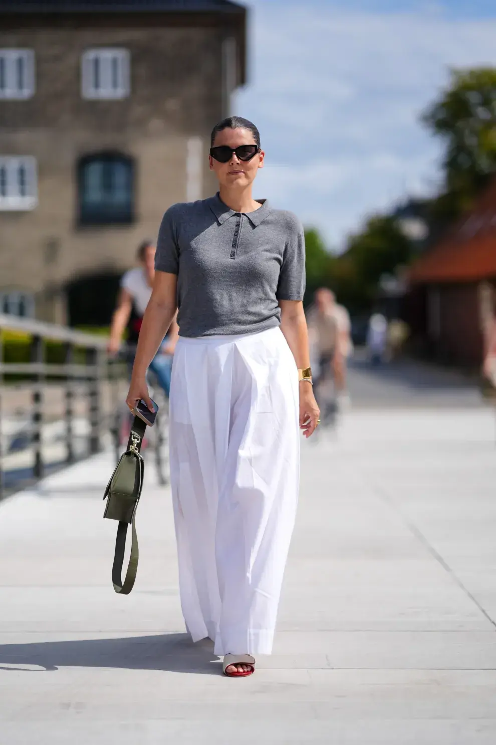 Mujer por las calles de Nueva York.