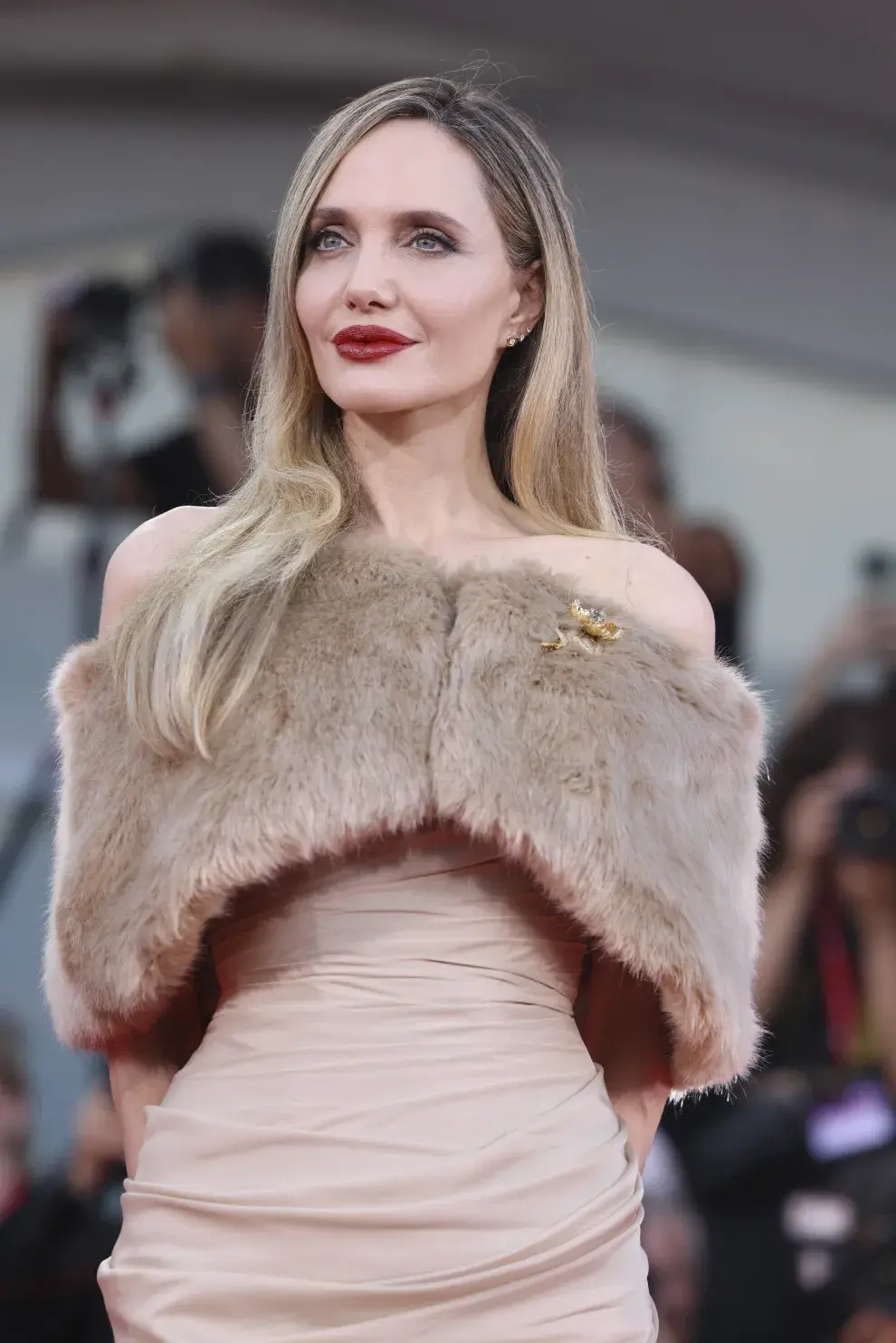 Angelina Jolie en la premiere de su película sobre Maria Callas en el Festival de Venecia.