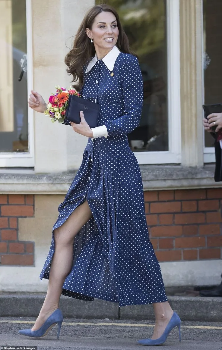 Kate Middleton, princesa de Gales, en una exhibición en Inglaterra.