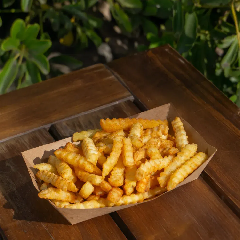 Papas fritas bien crocantes.