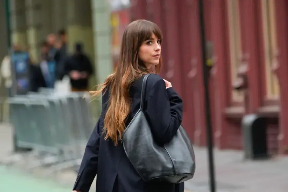 Dakota Johnson tiene la prenda tendencia perfecta que no puede faltar en tu guardarropa este invierno