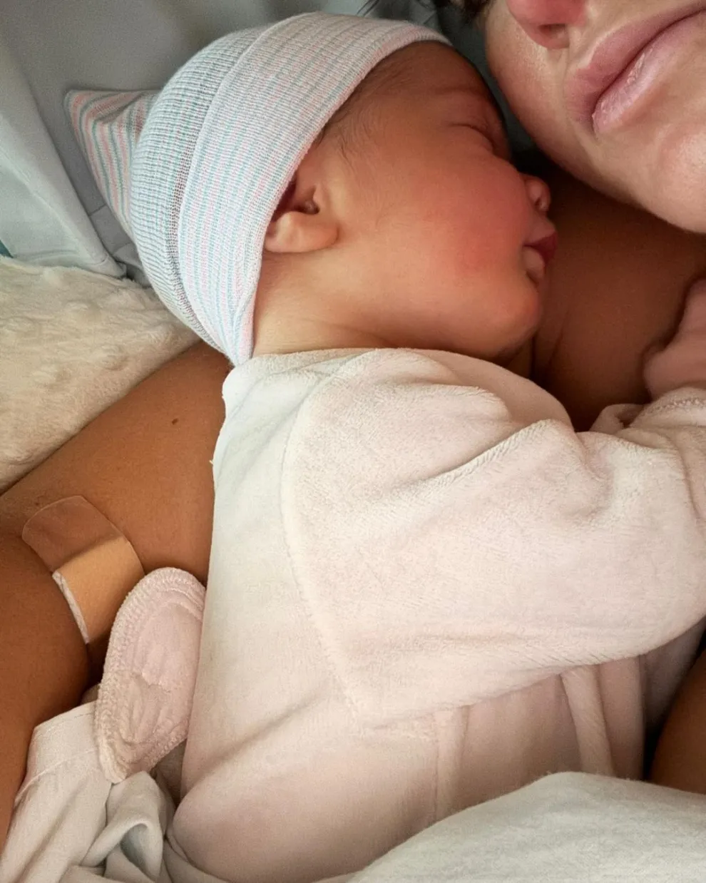 El album de fotos de Olivia, la hija de Kun Agüero y Sofía Calzetti.