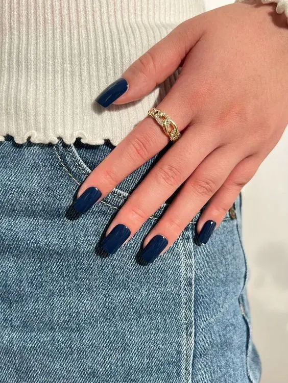 Uñas azules 