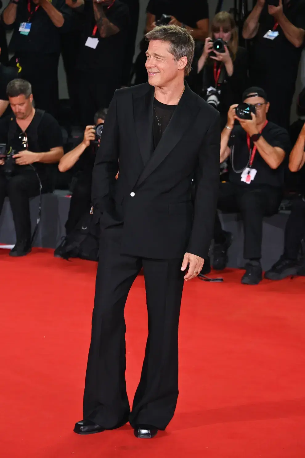 Brad Pitt en la premiere de Wolfs en el Festival de Venecia.