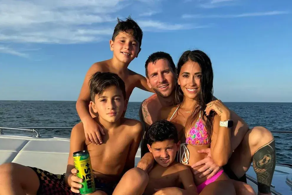 La influencer rosarina, Antonela Roccuzzo publicó un emotivo mensaje por el cumpleaños número nueve de su hijo, Mateo Messi y compartió fotos inéditas. 