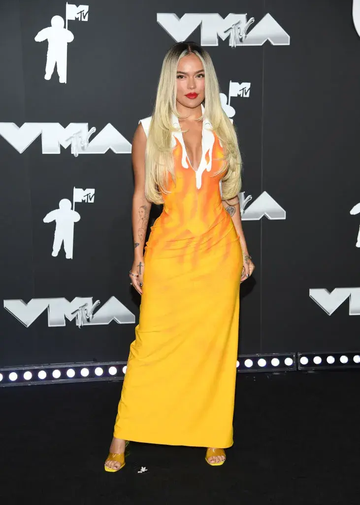 Karol G en la alfombra roja de los MTV VMAs 2024.