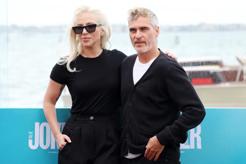 Foto de Lady Gaga y Joaquin Phoenix en el Festival de Venecia 2024.