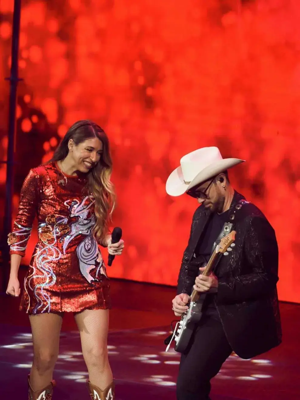 Flor Bertotti con un vestido con lentejuelas