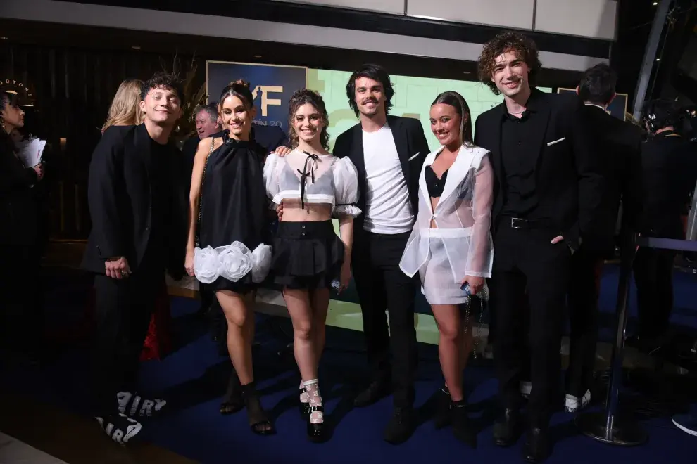 El elenco de Margarita en la alfombra roja de los Martín Fierro 2024.