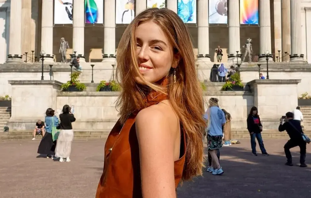 Foto de la princesa Alexia comenzando la universidad en Londres.