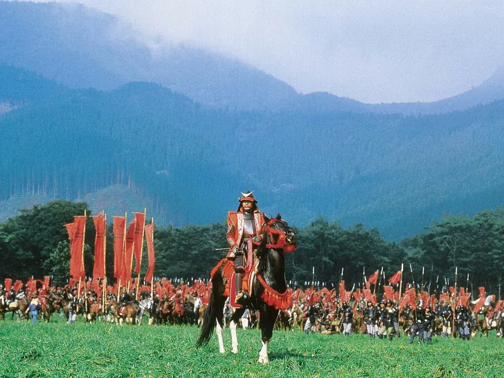 Hombre a caballo en Imagen de Ran, película de Akira Kurosawa.