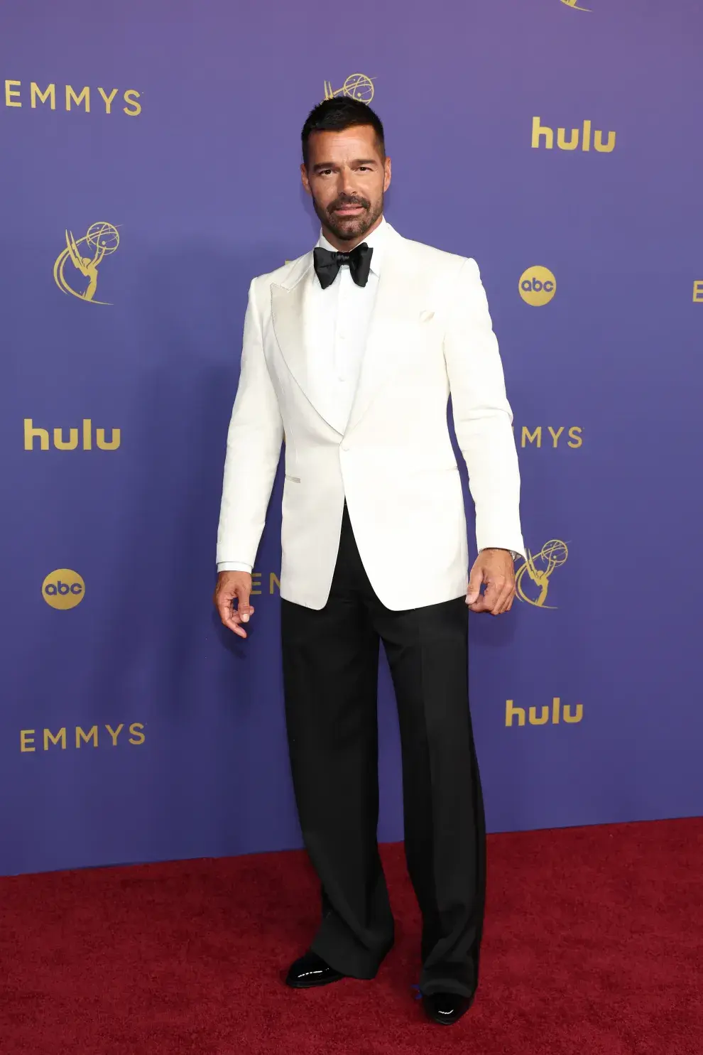 Ricky Martin en la alfombra roja de los Premios Emmy 2024.